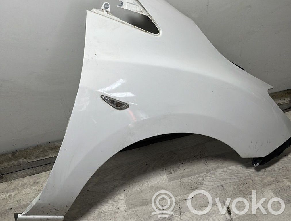 Mazda 5 Крыло 