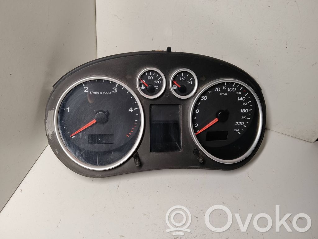 Audi A2 Speedometer (instrument cluster) 