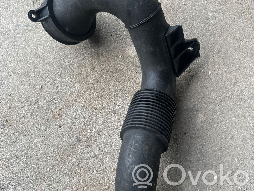 Audi A8 S8 D3 4E Ilmanoton kanavan osa 
