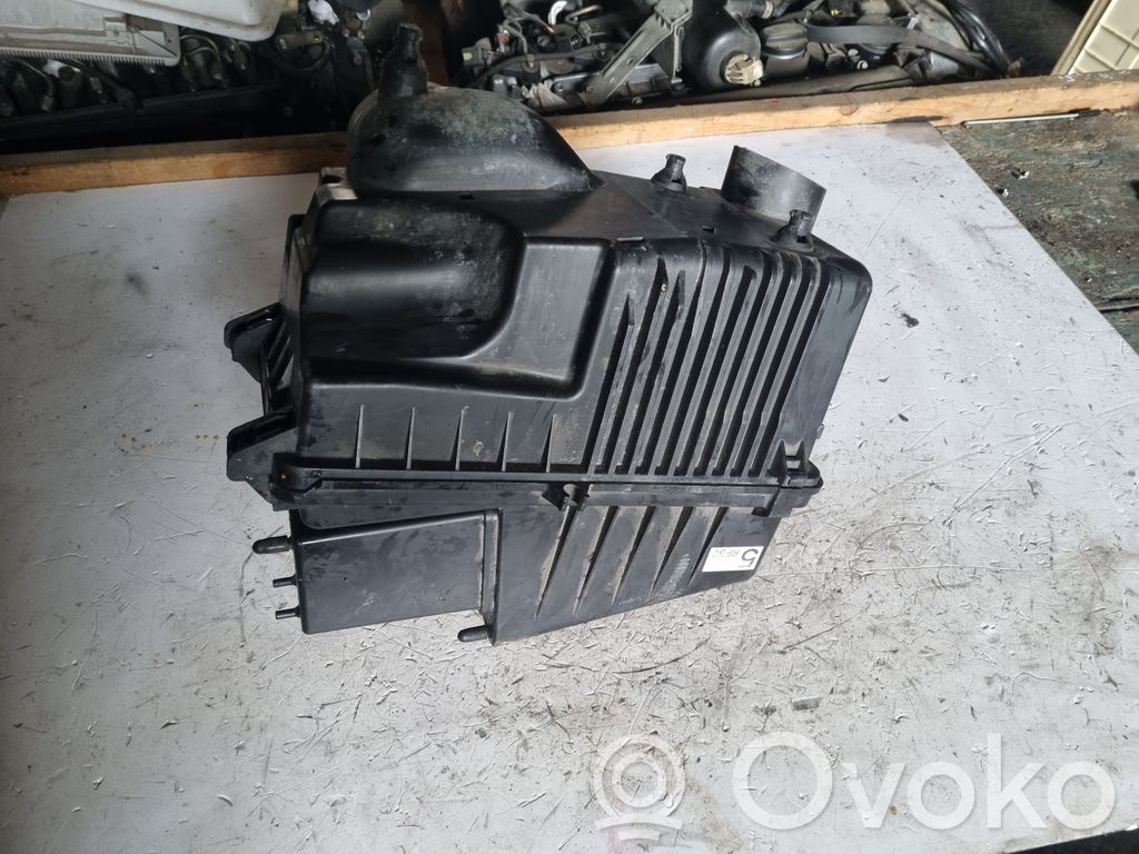 Mazda 6 Air filter box 