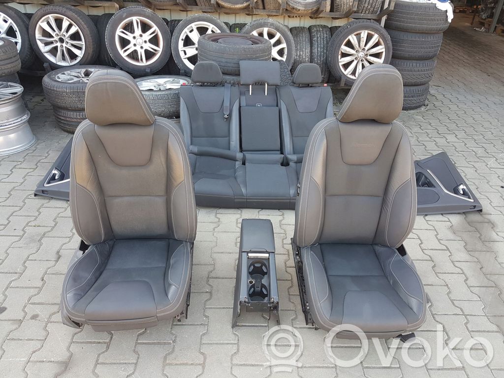Interior set   V60IFOTELE