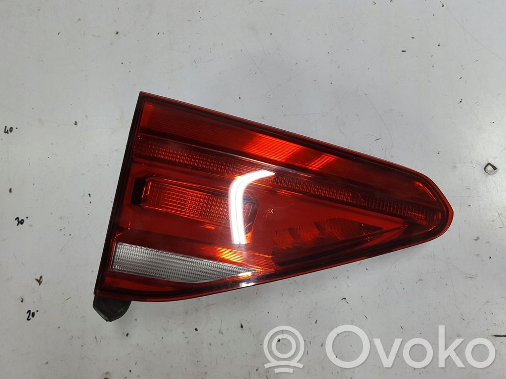 Volkswagen Touran III Lampy tylnej klapy bagażnika 