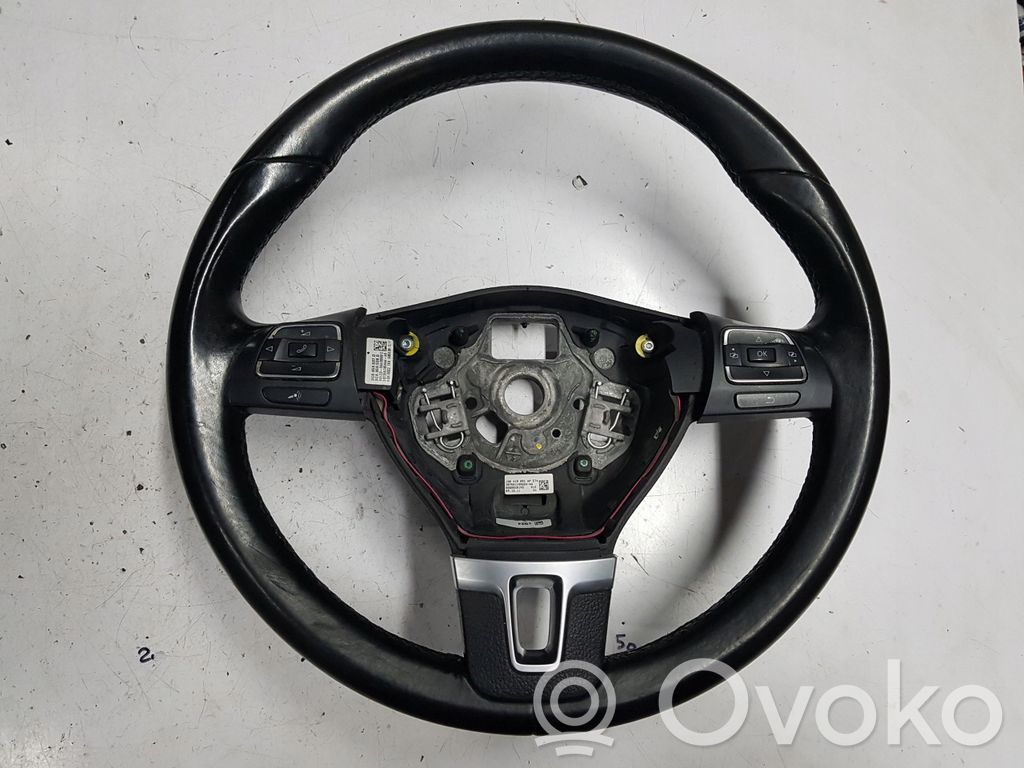 Volkswagen PASSAT B7 Steering wheel 