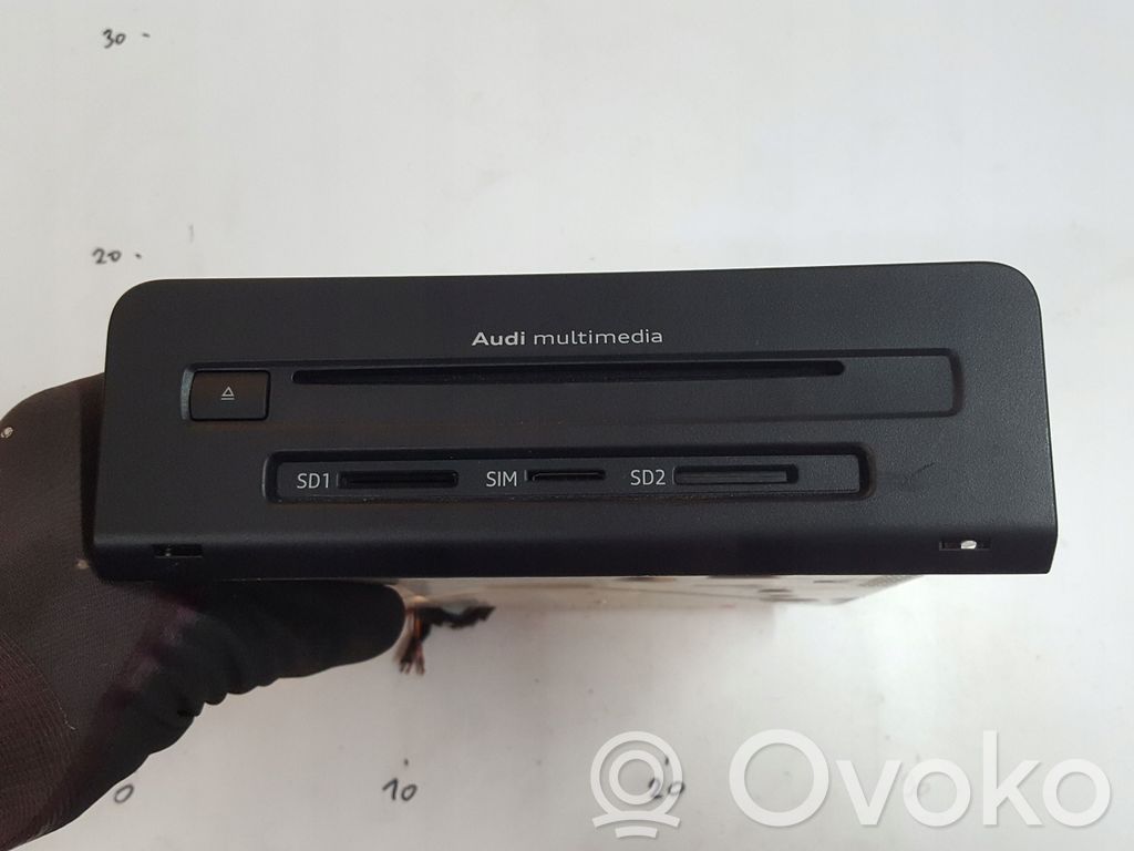 Navigation unit CD/DVD player   8W0035192B