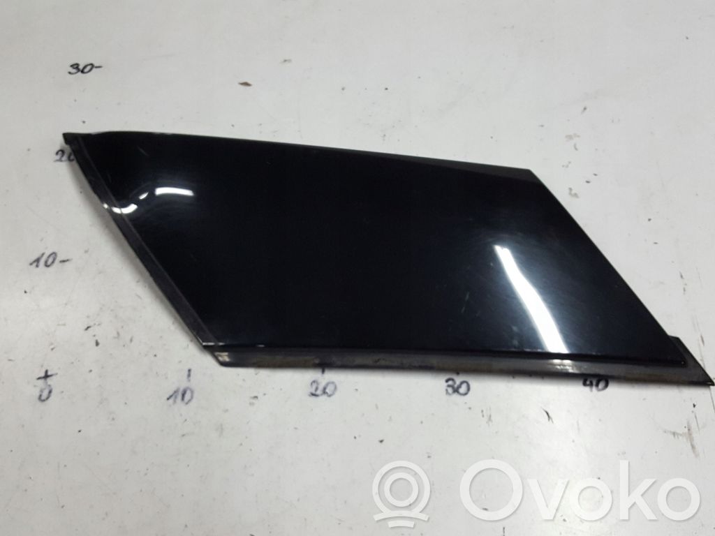 Rear side window   9808794