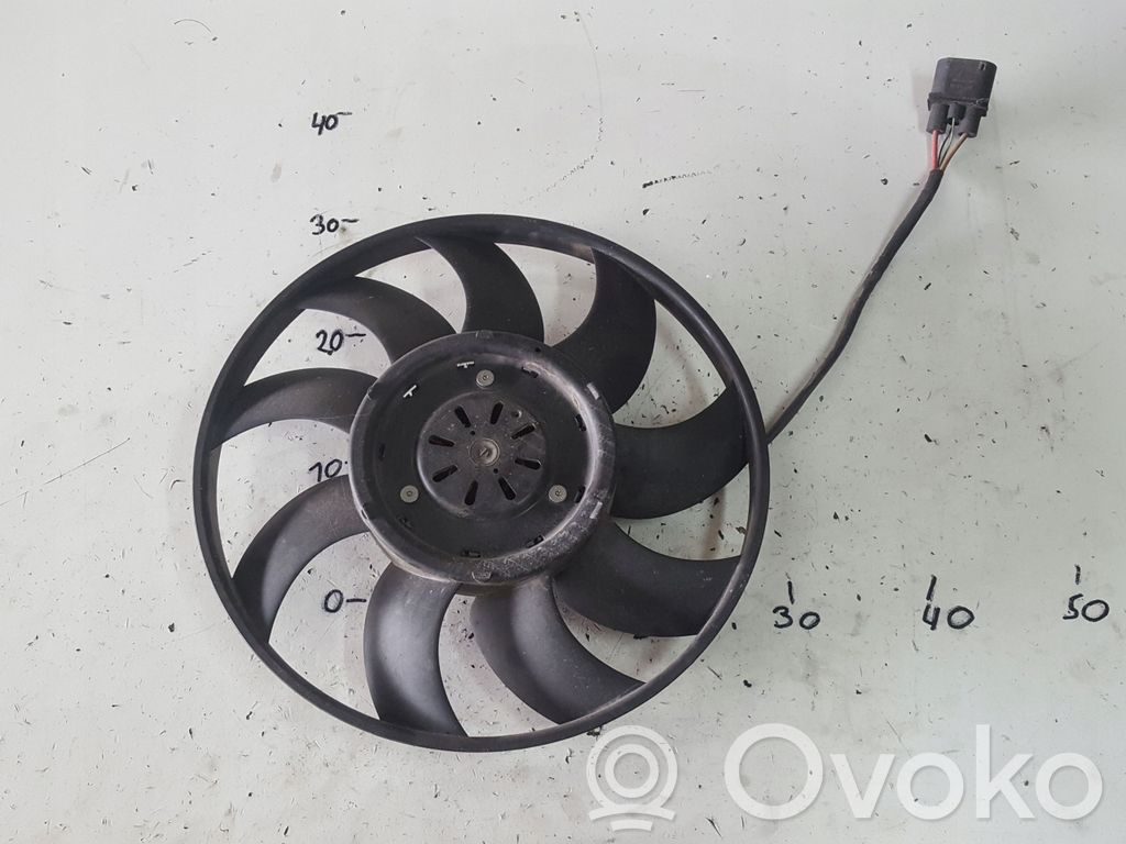 Audi A8 S8 D4 4H Elektryczny wentylator chłodnicy 