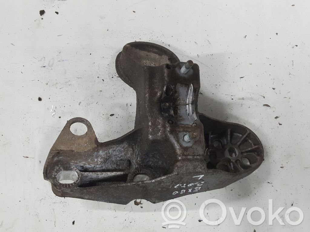 Engine mounting bracket   8E0199851M