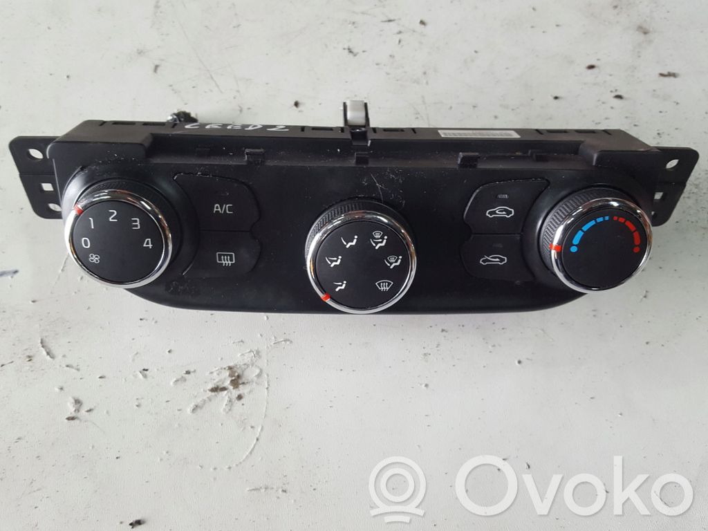 KIA Ceed Climate control unit 