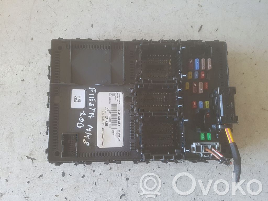 Ford Fiesta Ramka / Moduł bezpieczników 