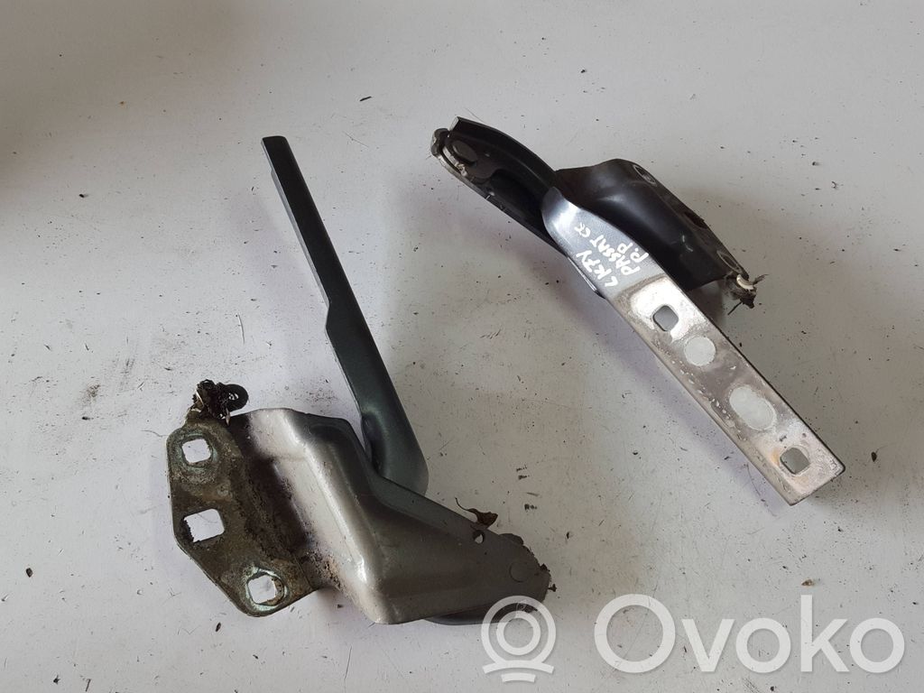 Engine bonnet/hood hinges