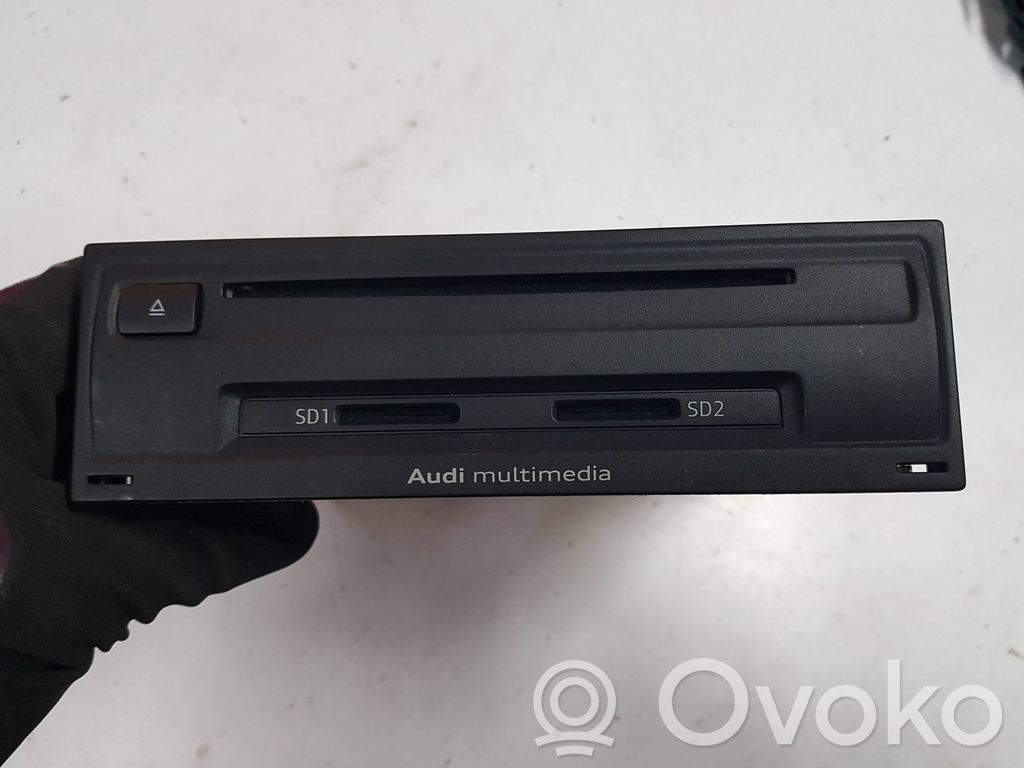 Stacja multimedialna GPS / CD / DVD   8V0035874BIAUTPI,8V0035874B