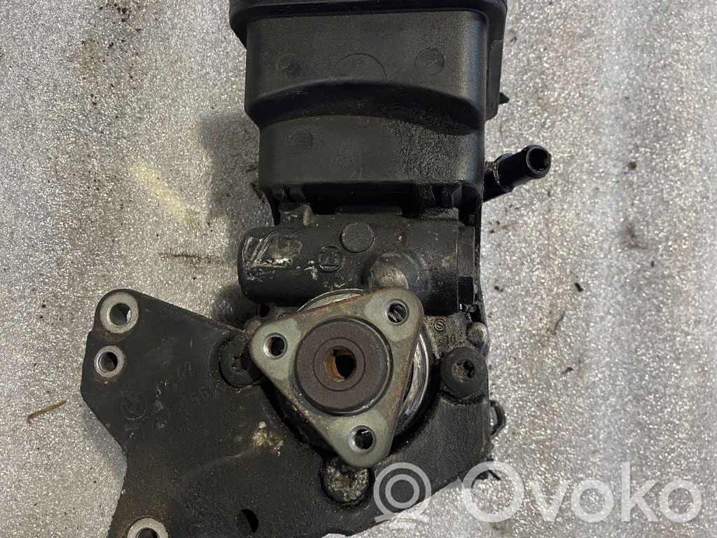 BMW 3 E46 Ohjaustehostimen pumppu 