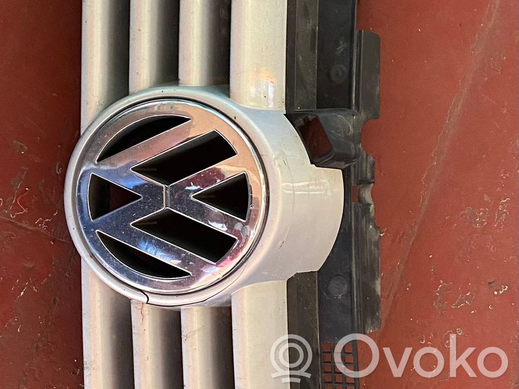 Volkswagen Bora Etusäleikkö 