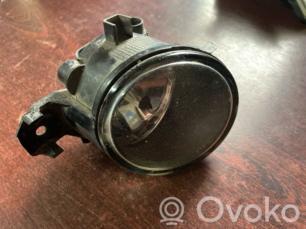 Nissan Almera Tino Światło przeciwmgłowe przednie 