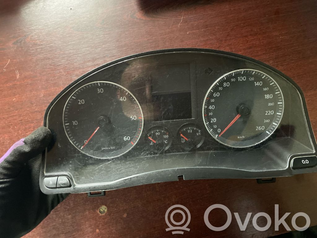 Volkswagen Golf V Nopeusmittari (mittaristo) 