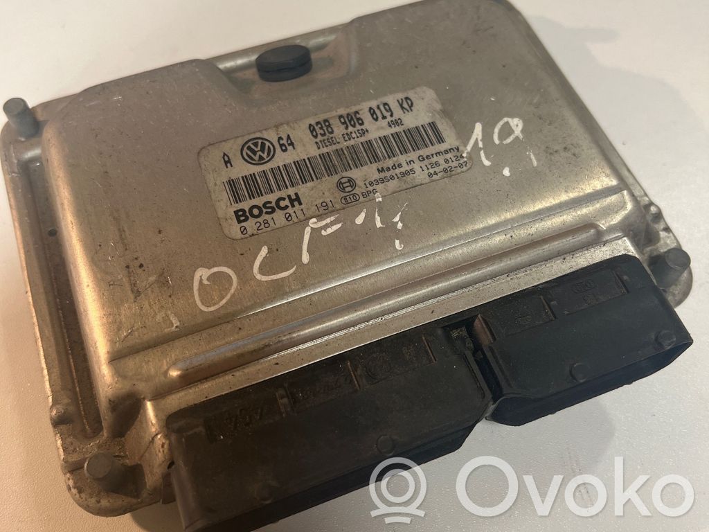 Volkswagen Golf IV Engine control unit/module 