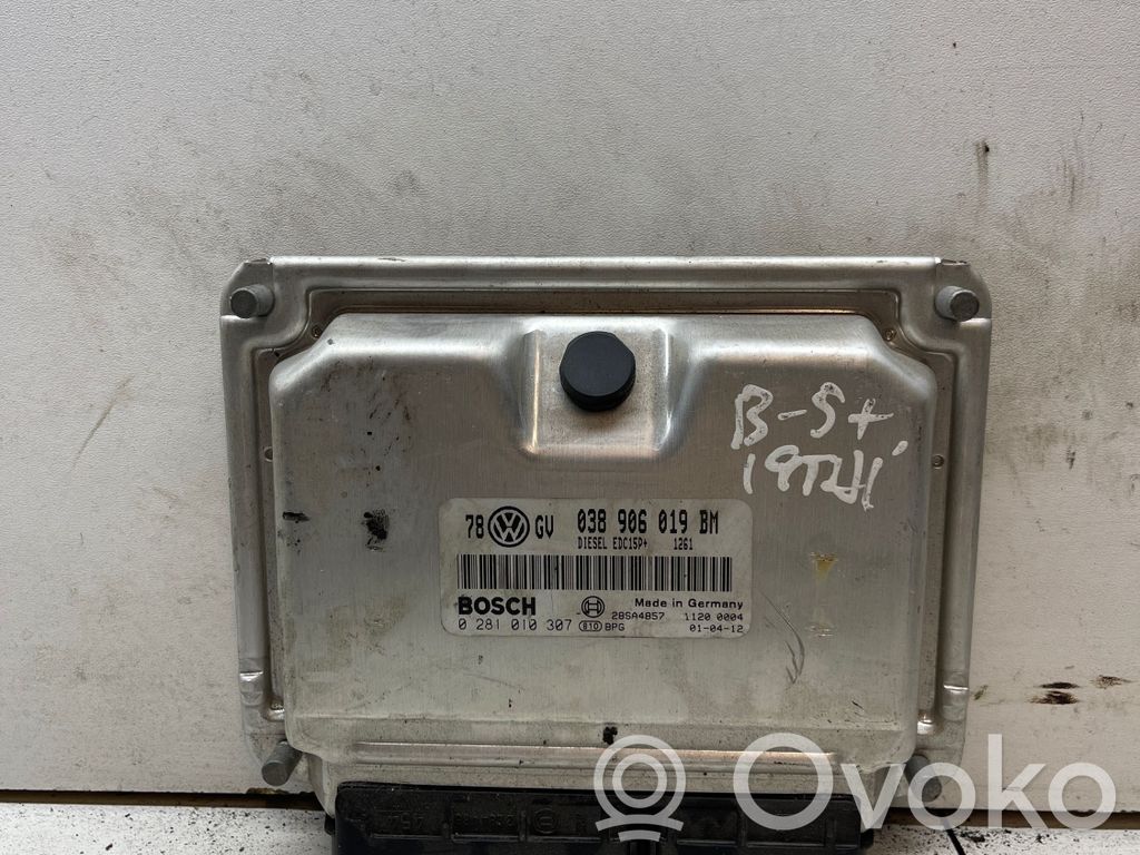 Volkswagen PASSAT B5.5 Engine control unit/module 