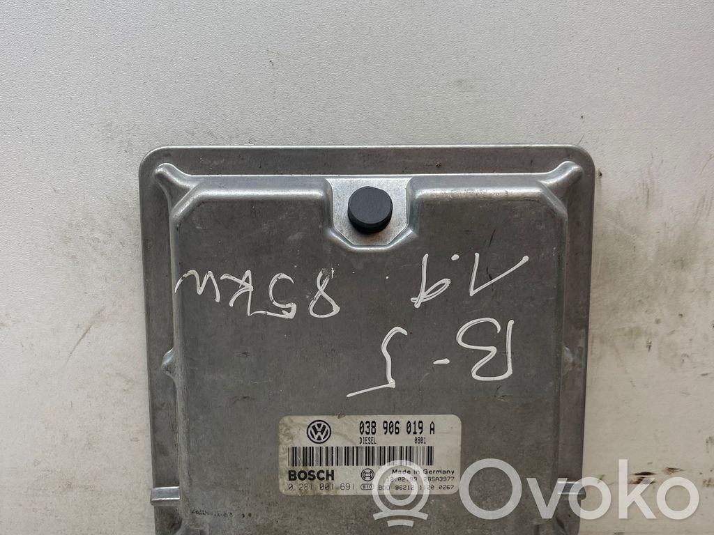 Audi A4 S4 B5 8D Engine control unit/module 