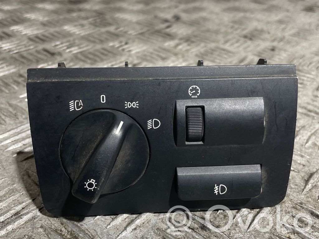Light switch   6909777,107971,037045062