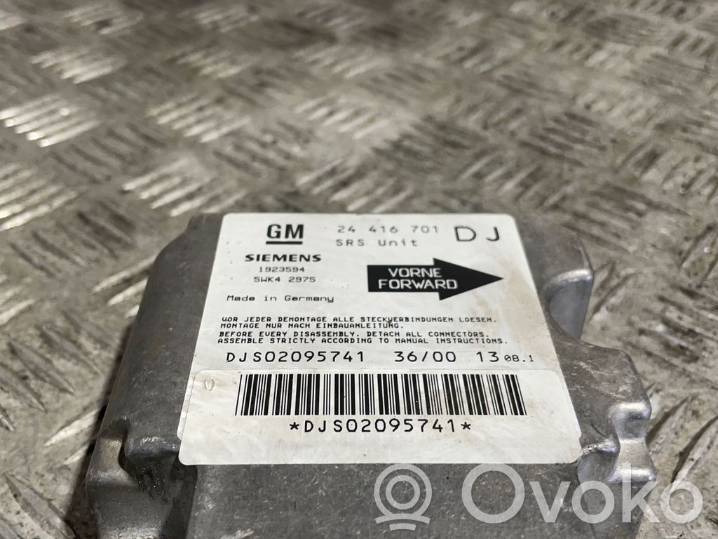 Opel Vectra B Airbag control unit/module 