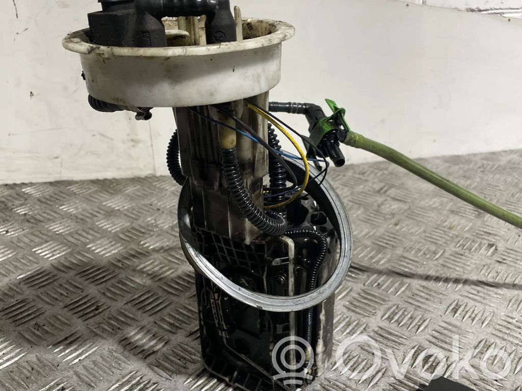 Audi A4 S4 B7 8E 8H Bomba interna de combustible 