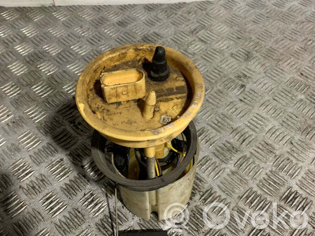 Volkswagen Golf IV Bomba interna de combustible 