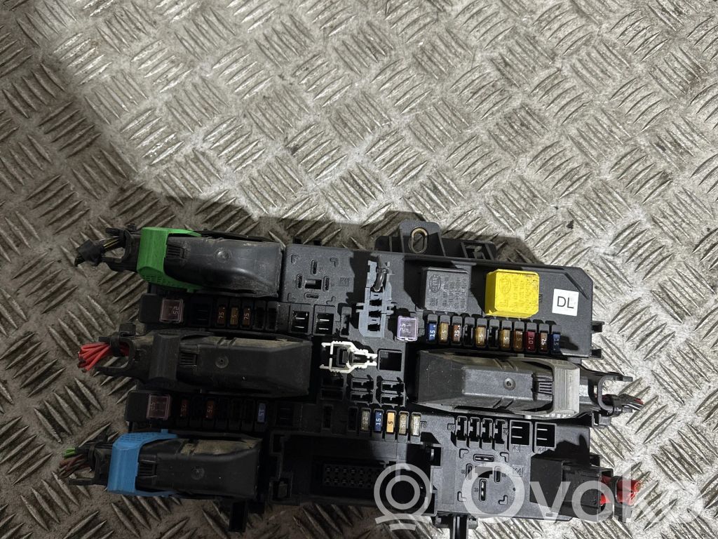 Opel Astra H Drošinātāju bloks 