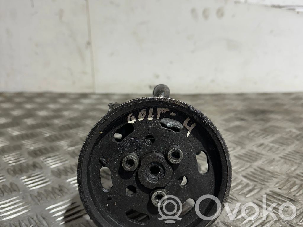 Volkswagen Golf IV Power steering pump 