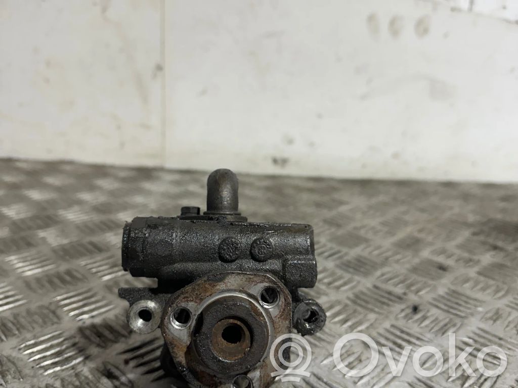 Volkswagen Golf IV Power steering pump 
