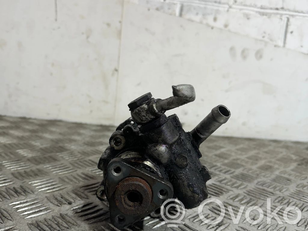 BMW 1 E81 E87 Power steering pump 