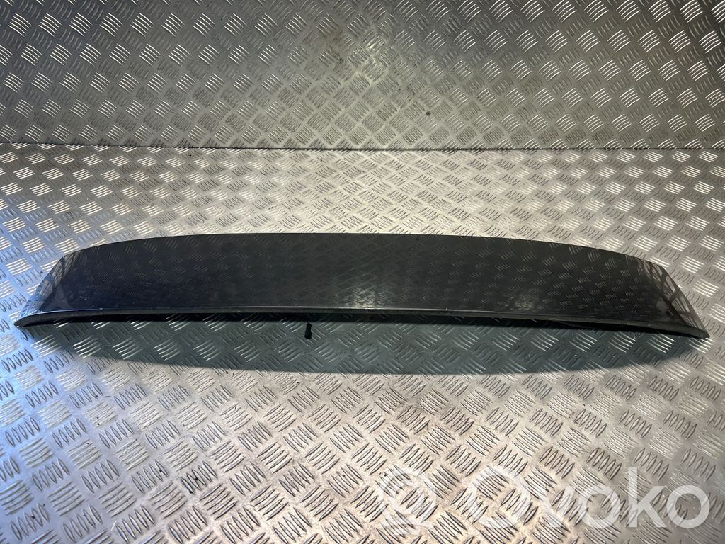 Kolmas/lisäjarruvalo   7152494