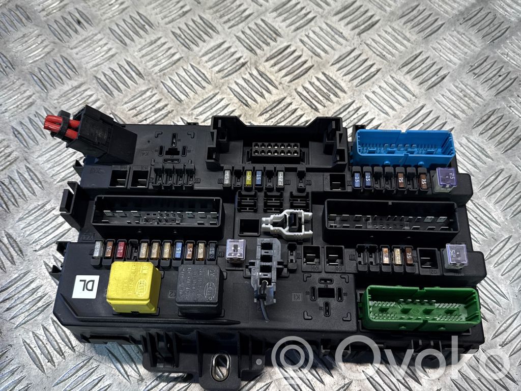 Opel Astra H Drošinātāju bloks 