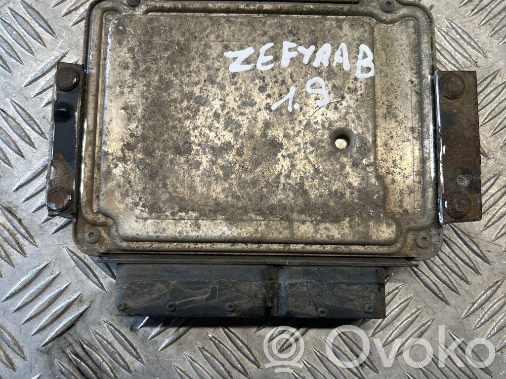 Opel Zafira B Engine control unit/module 