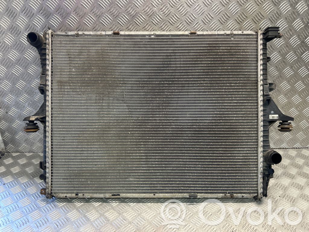 Audi Q7 4L Coolant radiator 