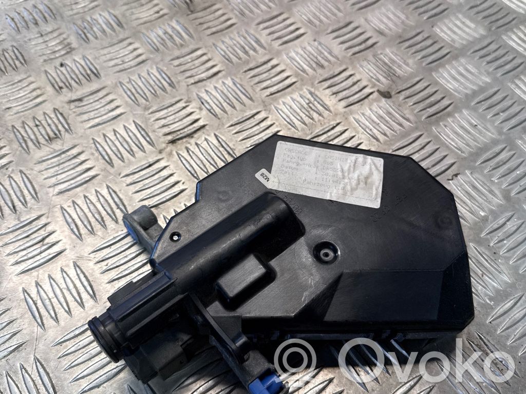 BMW 7 E65 E66 Užvedimo spynelė 