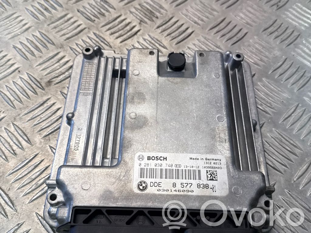 BMW 5 F10 F11 Engine control unit/module 