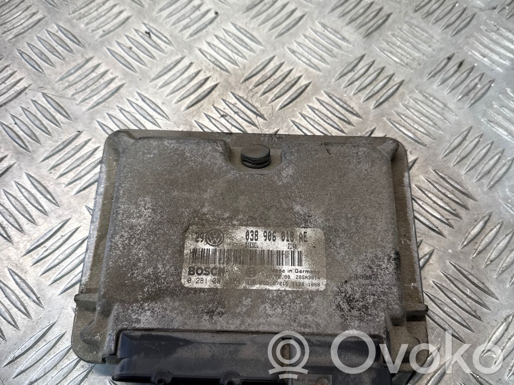 Volkswagen Golf IV Engine control unit/module 