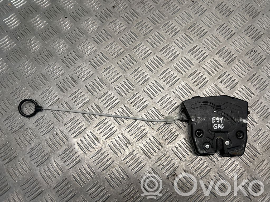 BMW 3 E90 E91 Aizmugurējā pārsega slēdzene 