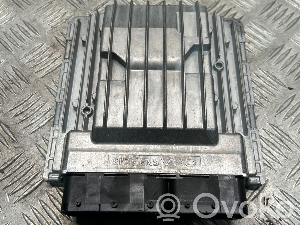 BMW 1 E82 E88 Engine control unit/module 