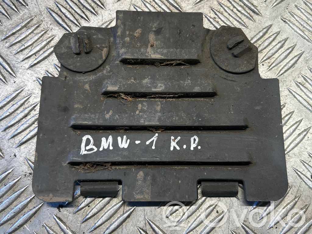 BMW 1 E82 E88 Front splash guards bracket 