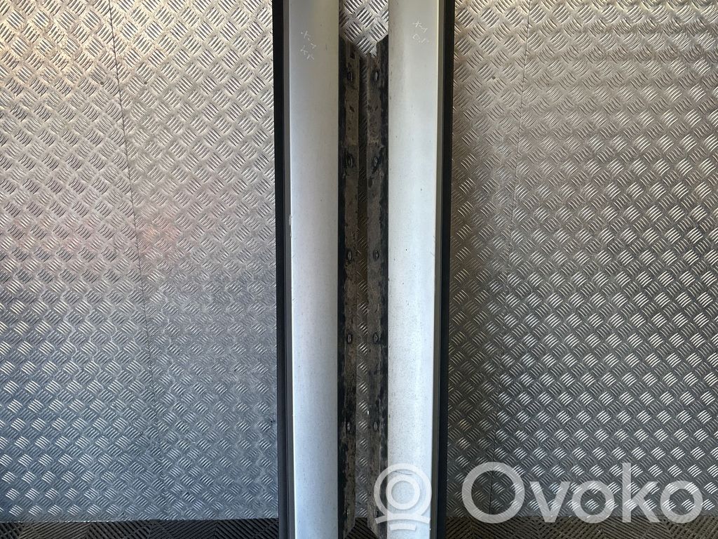 Slenkstis   2990599,2990600