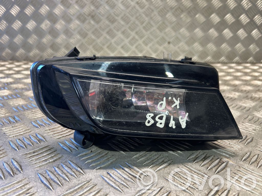 Audi A4 S4 B8 8K Światło przeciwmgłowe przednie 