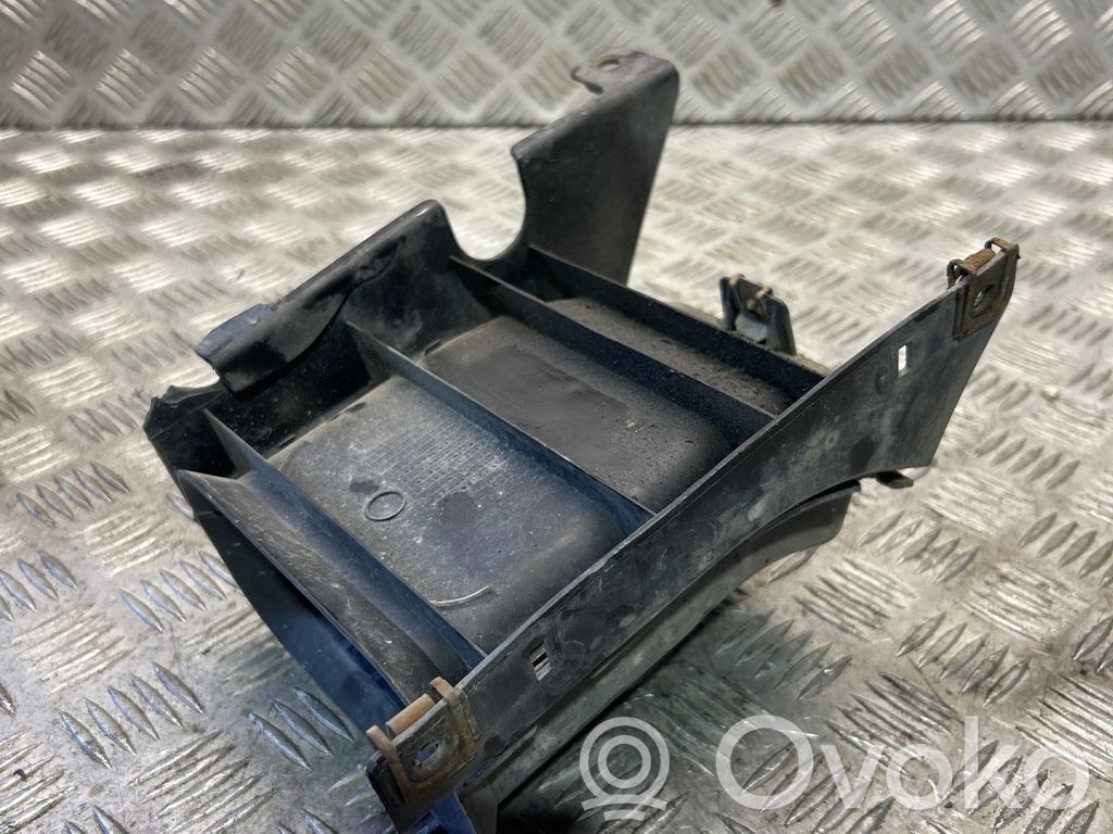 BMW 5 E60 E61 Air intake duct part 