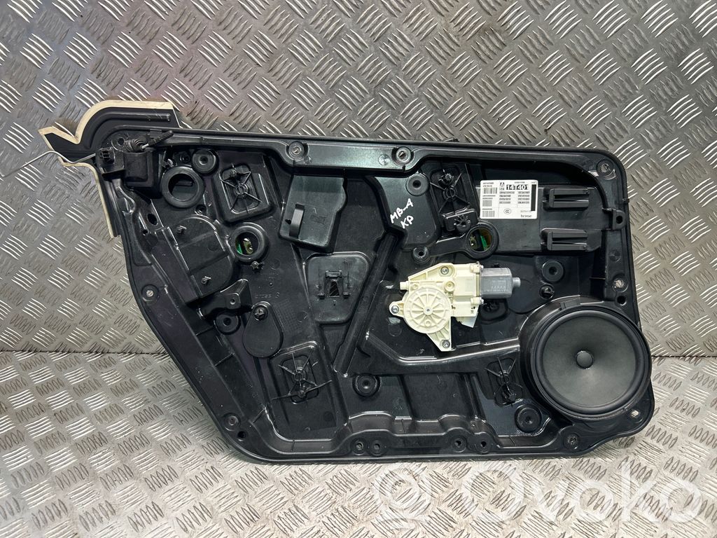 Mercedes-Benz A W176 Elektryczny podnośnik szyby drzwi przednich 