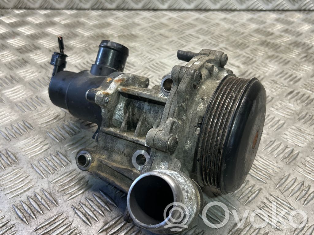 Mercedes-Benz A W176 Pompa wody 