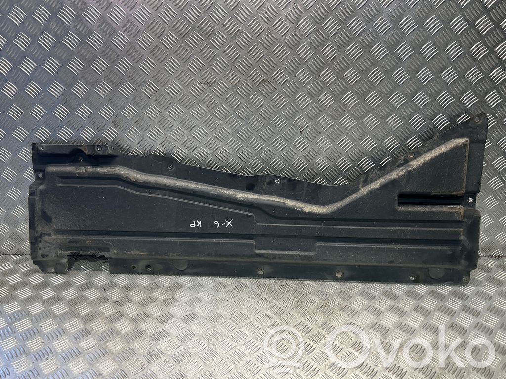 Protección inferior lateral   7158404