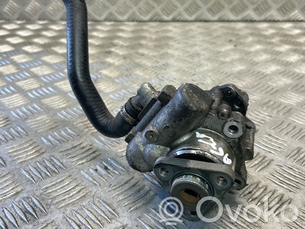 Audi A6 S6 C5 4B Power steering pump 