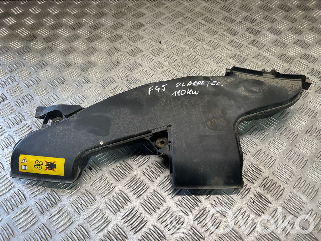 BMW 2 F45 Parte del condotto di aspirazione dell'aria 