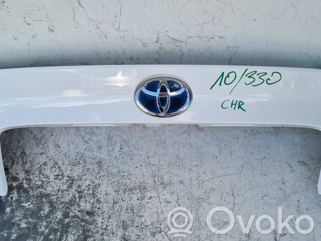 Toyota C-HR I Trunk door license plate light bar 