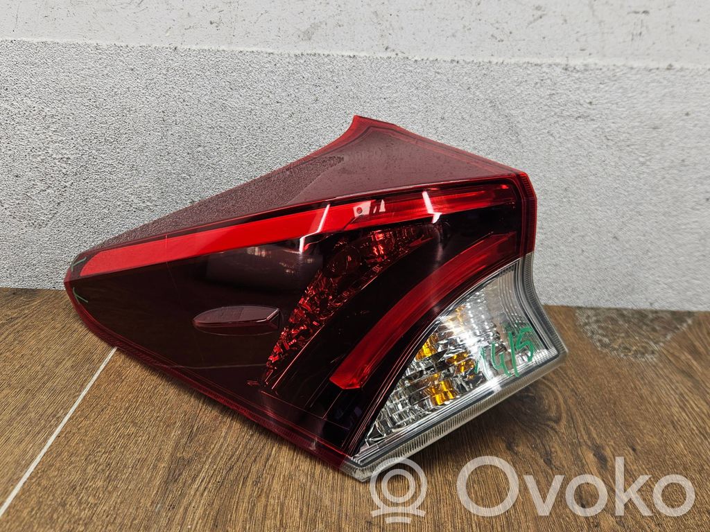 Toyota Auris E180 Lampa tylna 